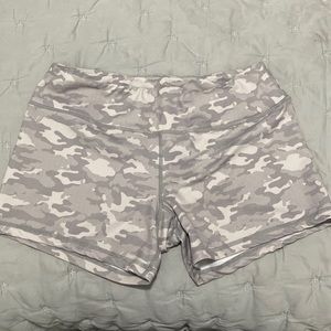 Born primitive size M workout shorts. White and gray camos